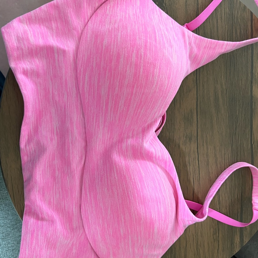 Victoria’s Secret sports bra 36C